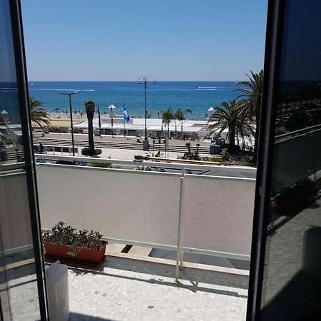 Casa Al Mare - Lido Lägenhet Terracina Exteriör bild