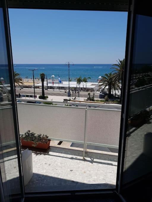Casa Al Mare - Lido Lägenhet Terracina Exteriör bild